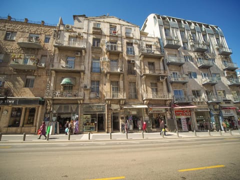 Property building, Day, Neighbourhood