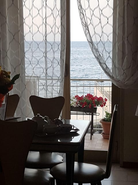 Balcony/Terrace, Dining area