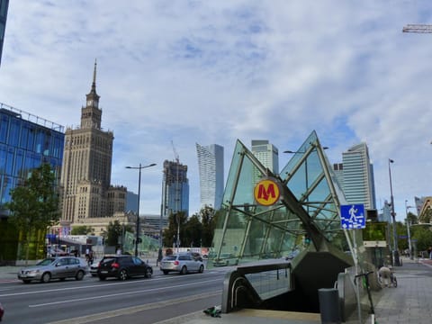 Nearby landmark, Off site, Neighbourhood, Other, On site, Area and facilities, Location