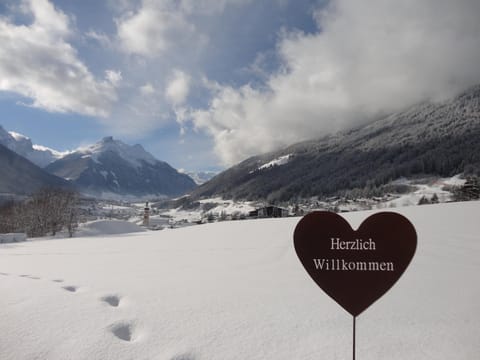 View (from property/room), Area and facilities