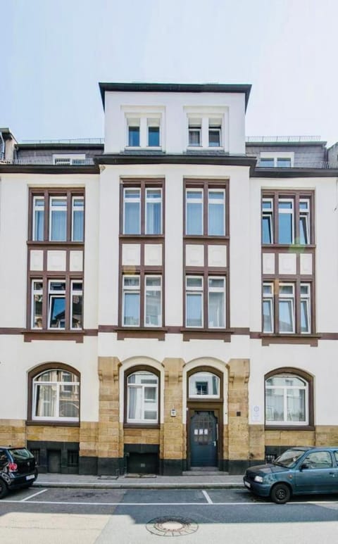 Property building, Location