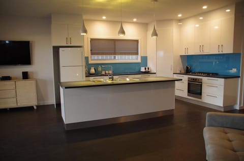 Coffee/tea facilities, Kitchen or kitchenette