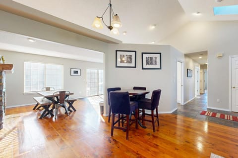 Green Cottage House in McMinnville