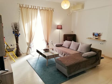 Bed, Living room, Seating area