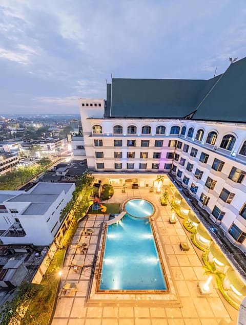 Property building, Swimming pool