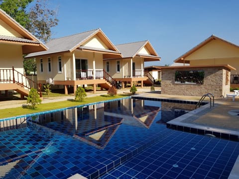 Poolside Bungalows Campground/ 
RV Resort in Khuekkhak