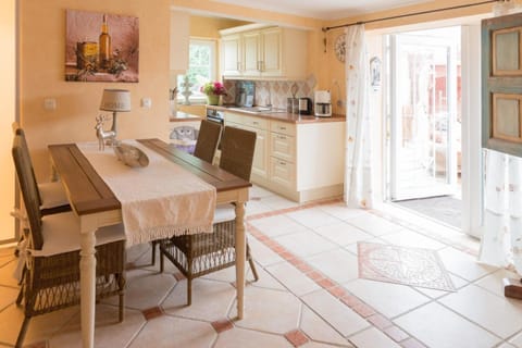 Altes Strandhus Casa Meeresbrise Apartment in Scharbeutz