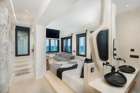 Portara Seaside Luxury Suites Apartment hotel in Naxos