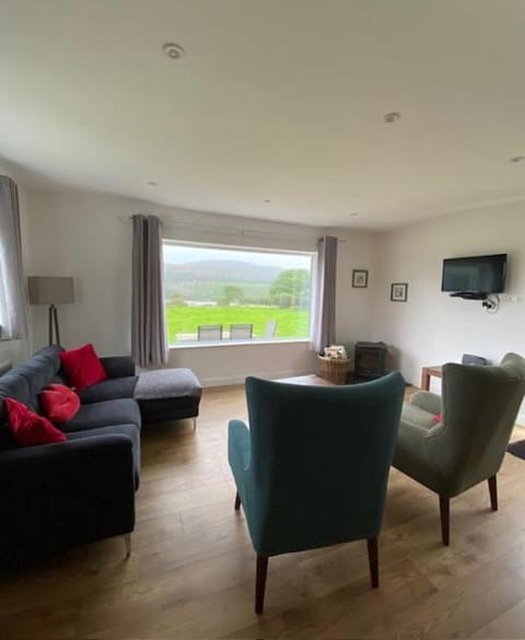 Living room, Mountain view, River view