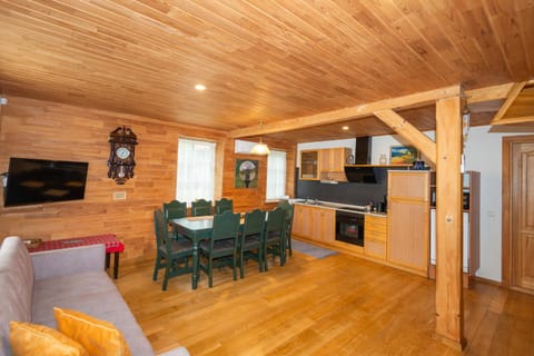 Apartamentas ''Jūratė'' 6-8 asmenims su sauna, privačiu kiemeliu prie jachtklubo. Apartment in Klaipėda County, Lithuania