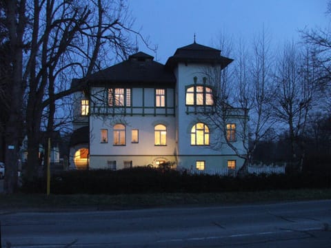 Facade/entrance, Night