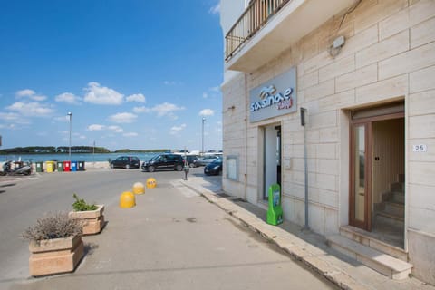Property building, Facade/entrance