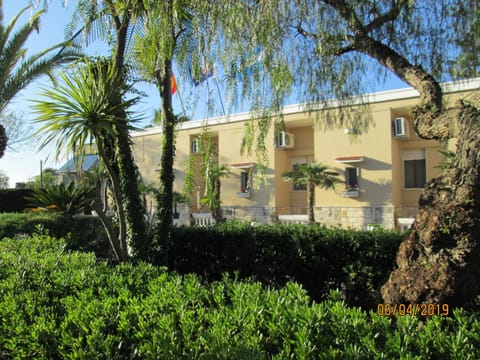 Hotel Tropical Hotel in Ostuni