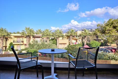 Balcony/Terrace, Garden view, Pool view