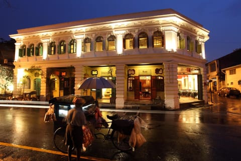 Facade/entrance