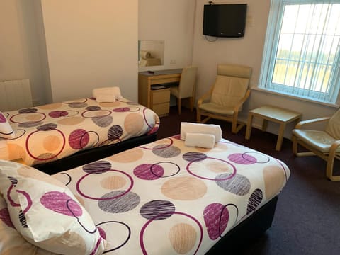 Austins Guest House Bed and Breakfast in Cardiff