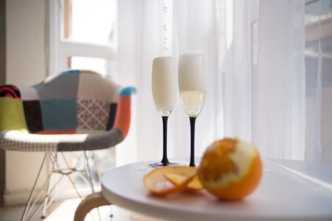 Food close-up, Living room, City view, Landmark view, Street view, Alcoholic drinks