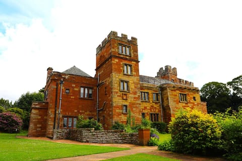 Property building, Spring, Day, Natural landscape, Garden, Garden view, Landmark view
