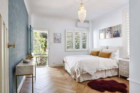 Bed, Garden, Photo of the whole room, Garden view, Inner courtyard view, air conditioner