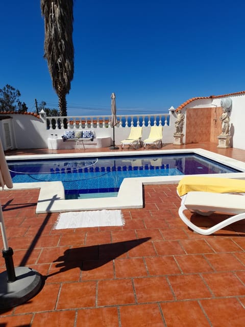 Pool view, Swimming pool, Breakfast, sunbed
