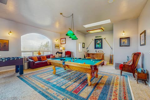 Riverfront House House in Oregon