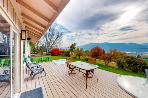 Lake View Rambler House in Manson