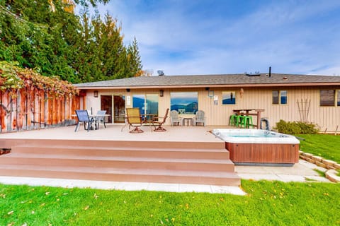 Lake View Rambler House in Manson