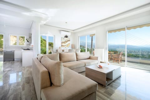 Rooftop Jacuzzi Apartment Apartment in Crete