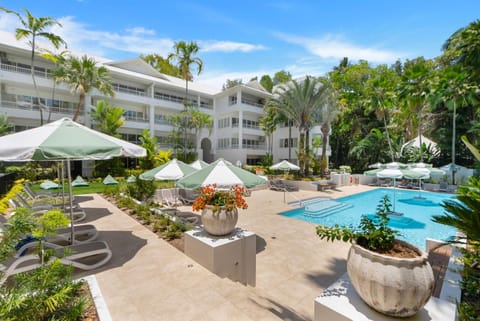 Property building, Swimming pool