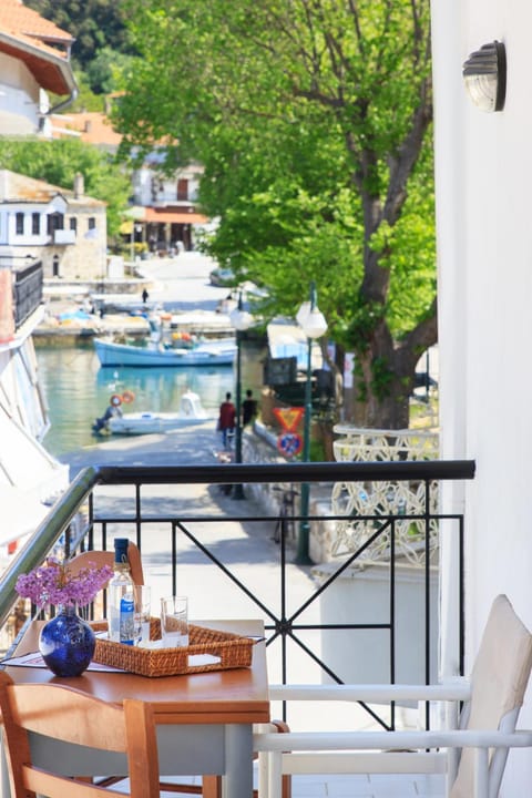 Balcony/Terrace, Sea view, Sea view, Street view, Street view