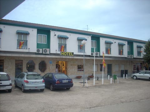 Restaurant/places to eat, Facade/entrance, Area and facilities