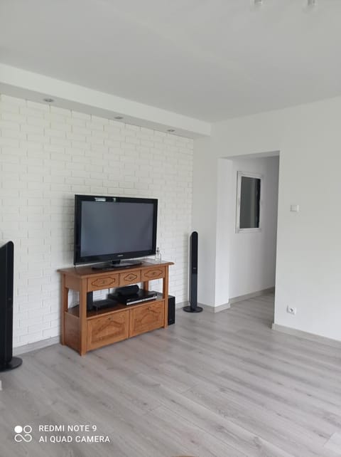 Communal lounge/ TV room, TV and multimedia