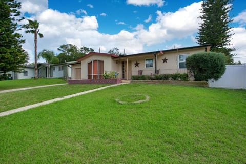 Home away from Home! House in Orange City