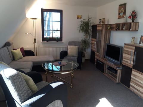 Communal lounge/ TV room, Photo of the whole room