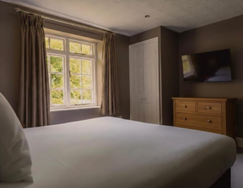 TV and multimedia, Bedroom, storage