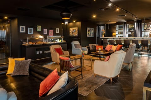 Lounge or bar, Business facilities, Seating area