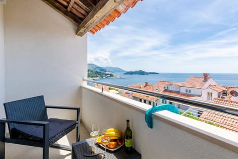Property building, Balcony/Terrace