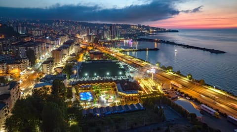 Property building, Restaurant/places to eat, Neighbourhood, Bird's eye view, Location