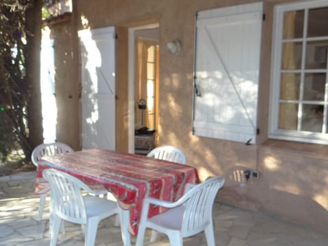 Mas avec 3 chambres, jardin, piscine, tennis et proche plage à La Croix-Valmer - FR-1-100-152 House in Ramatuelle