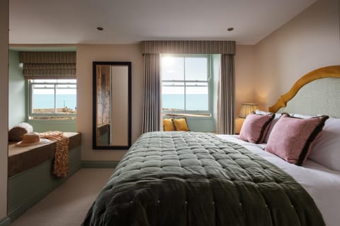 Bed, View (from property/room), Photo of the whole room, Bedroom
