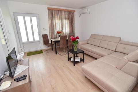 Apartmani Mihovic - JAZ Apartment in Budva Municipality