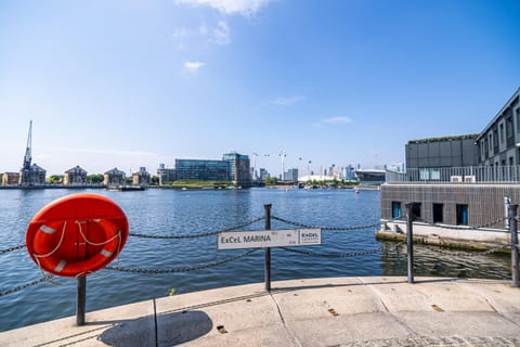 Property building, Nearby landmark, Natural landscape, Activities, City view, Lake view, Landmark view, River view, Sea view, Location