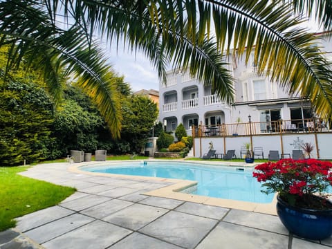 Property building, Swimming pool