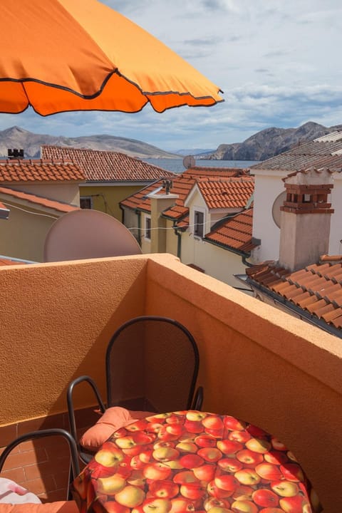 Balcony/Terrace, Landmark view, Mountain view, Sea view, Street view