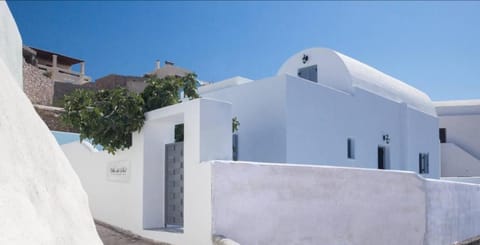 Villa Del Sol Santorini Villa in Mesaria