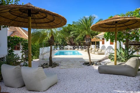 Garden, Swimming pool