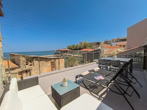 Patio, Day, Natural landscape, Balcony/Terrace, Seating area, Dining area, Sea view, sunbed