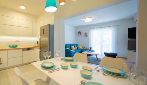 Kitchen or kitchenette, Living room, Dining area
