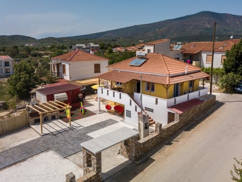 Property building, Neighbourhood, Bird's eye view, BBQ facilities, Children play ground, Parking