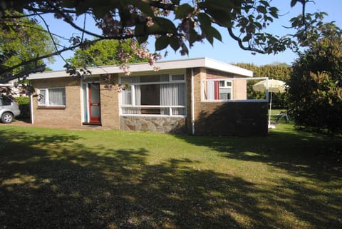 Property building, Facade/entrance, Garden